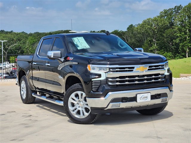 2025 Chevrolet Silverado 1500 LTZ's photo