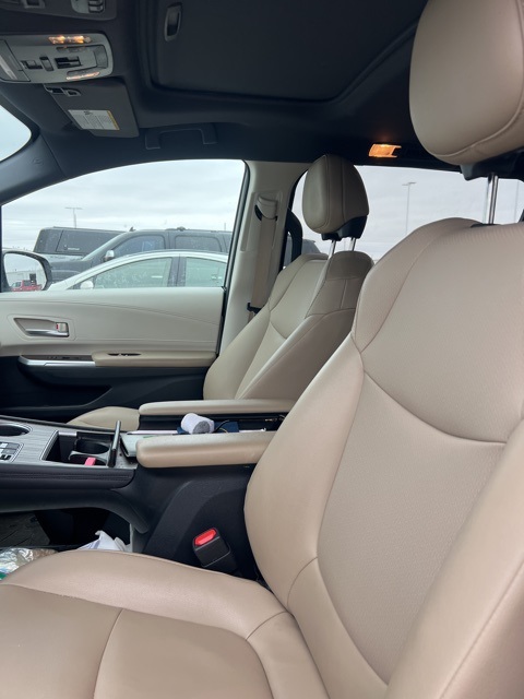 2021 Toyota Sienna XLE's photo