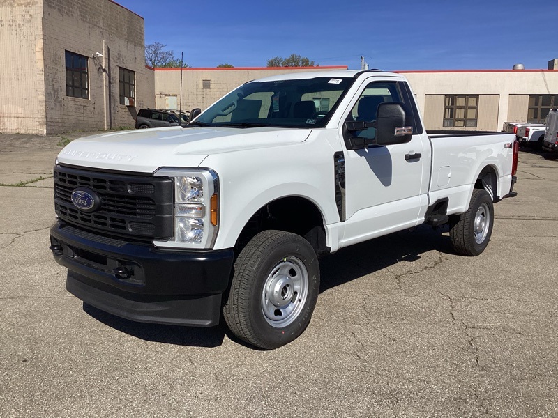 2025 Ford F-350 photo 3