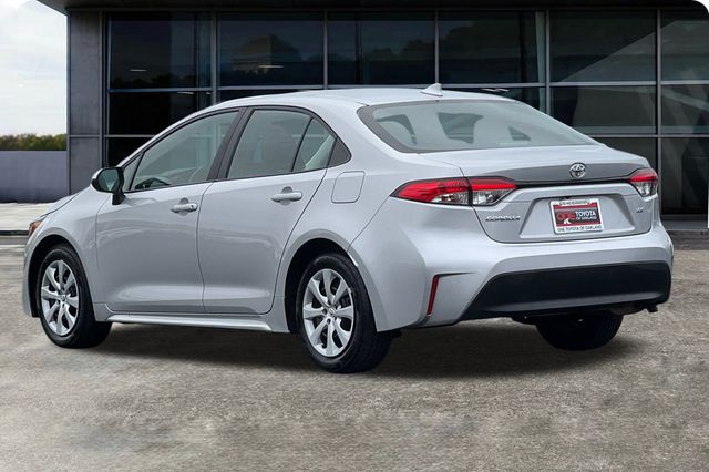 2024 Toyota Corolla LE photo 4