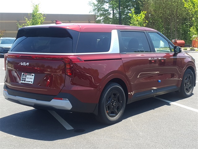 2025 Kia Carnival LXS photo 3