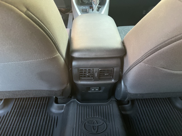 2024 Toyota RAV4 XLE photo 13