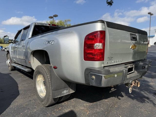 2014 Chevrolet Silverado 3500HD LTZ photo 2