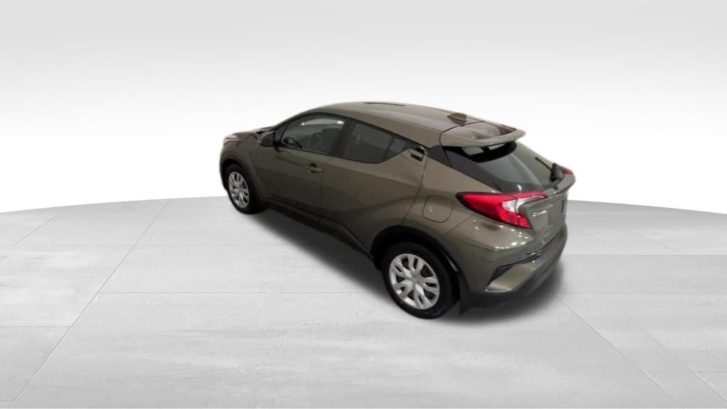 2021 Toyota C-HR photo 2