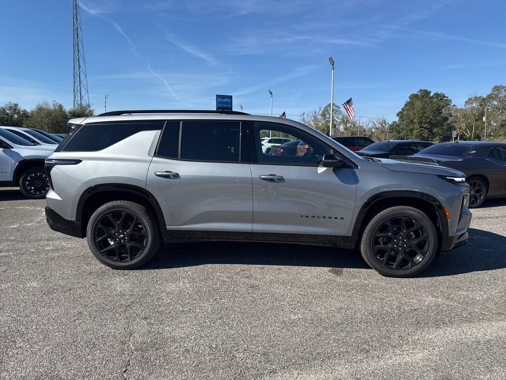 2026 Chevrolet Traverse RS photo 2