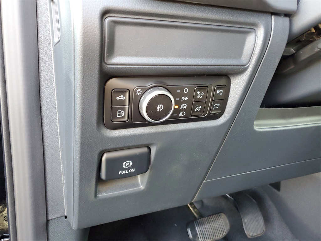 2025 Ford F-150 XLT photo 7