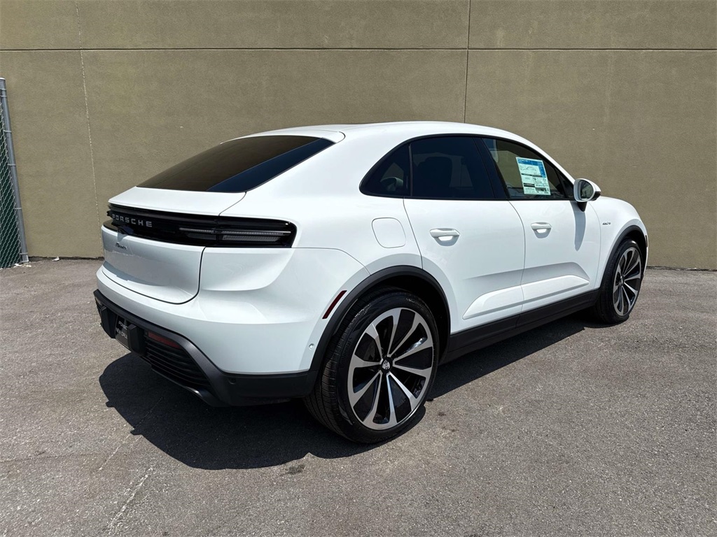 2025 Porsche Macan Electric photo 9