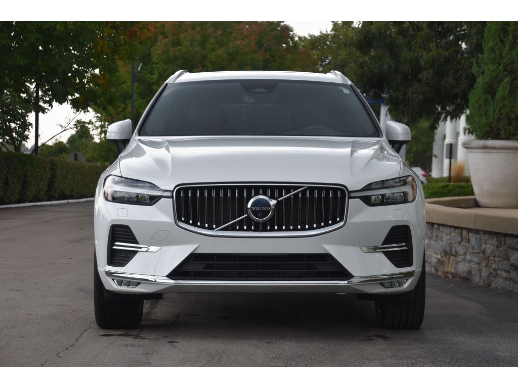 2023 Volvo XC60 B5 Plus photo 9