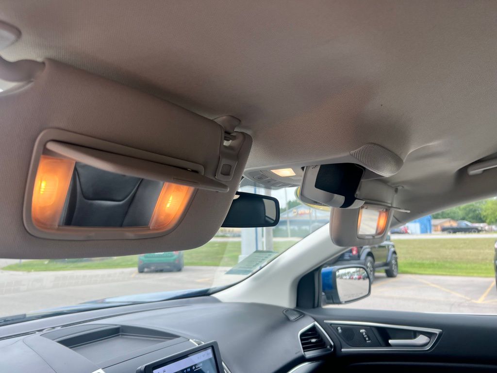 2022 Ford Edge Titanium photo 13