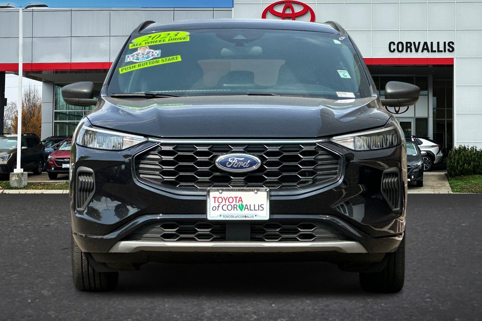 2023 Ford Escape ST-Line photo 8