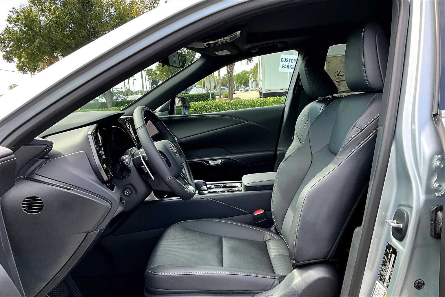 2025 Lexus RX 350h Premium photo 9