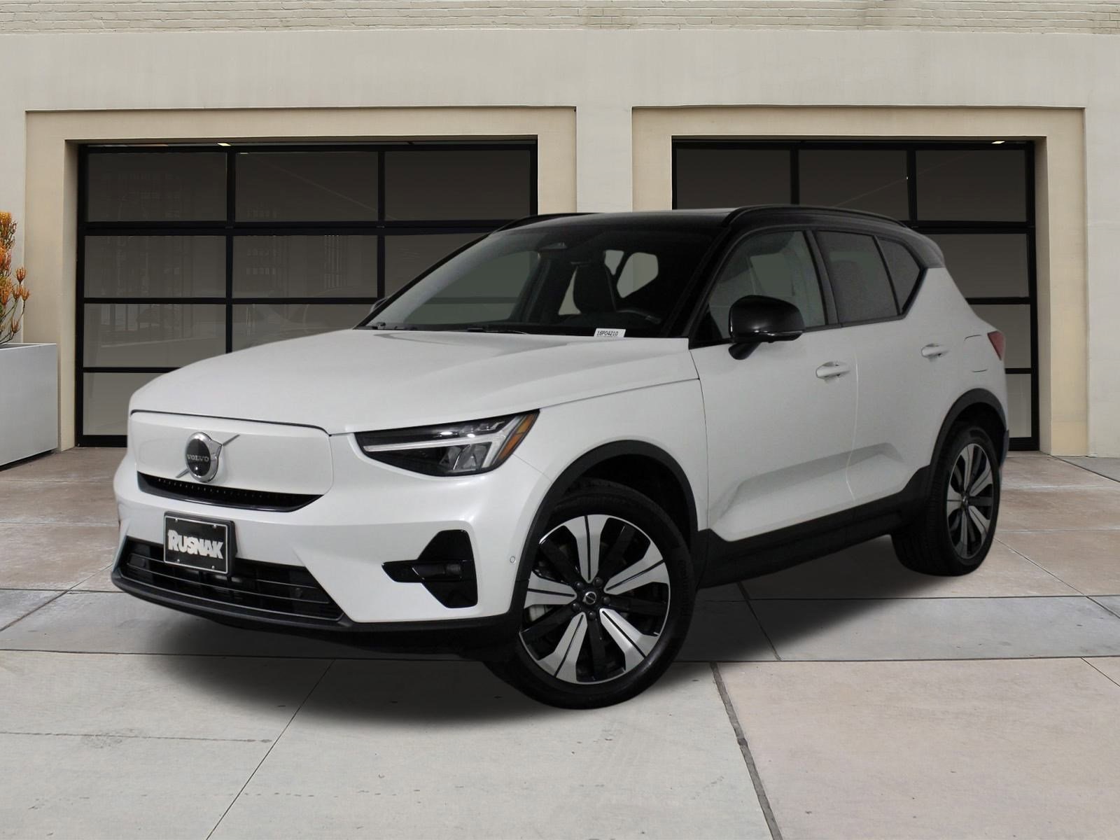 2023 Volvo XC40 Recharge Twin Plus photo 3