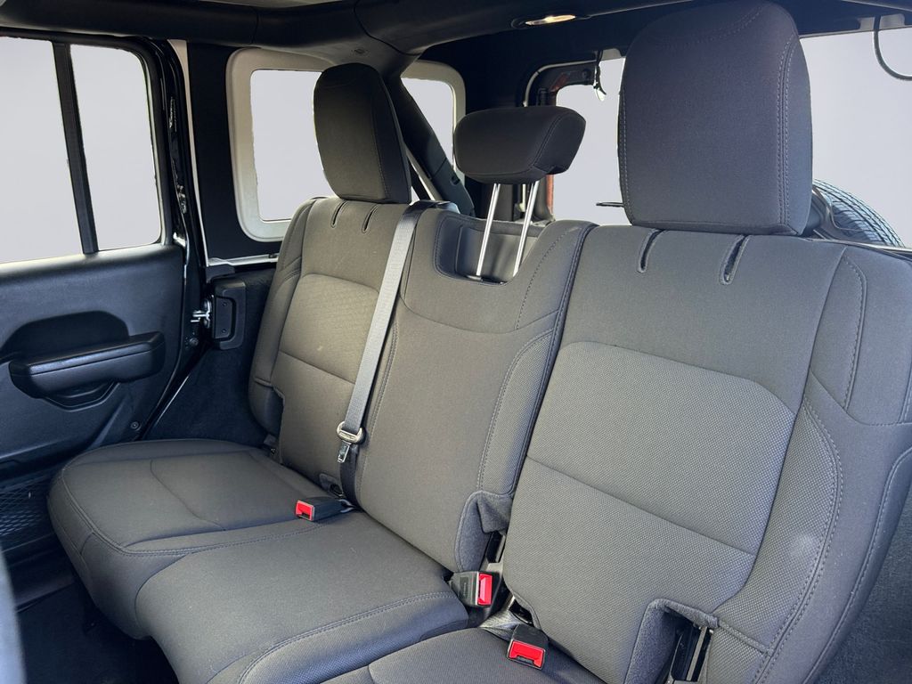 2022 Jeep Wrangler Unlimited Sport Altitude photo 16