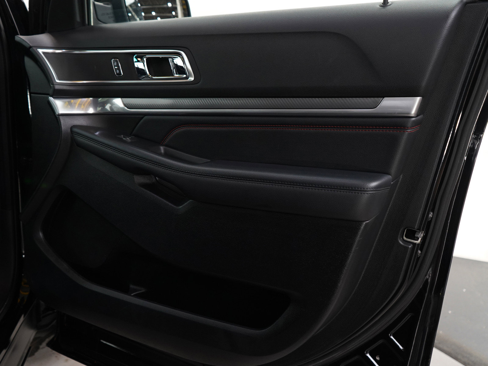 2017 Ford Explorer Sport photo 9