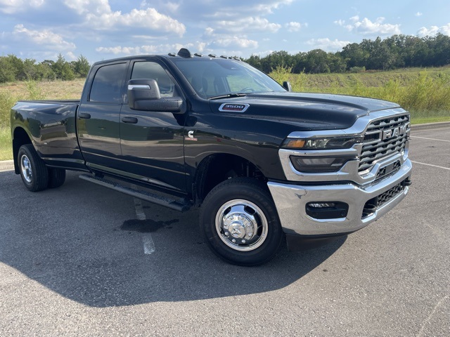 2026 Ram 3500 Tradesman photo 2