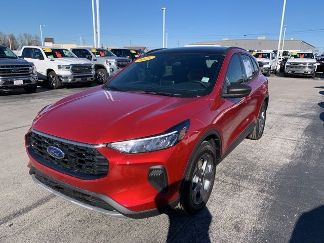 2025 Ford Escape ST-Line photo 3
