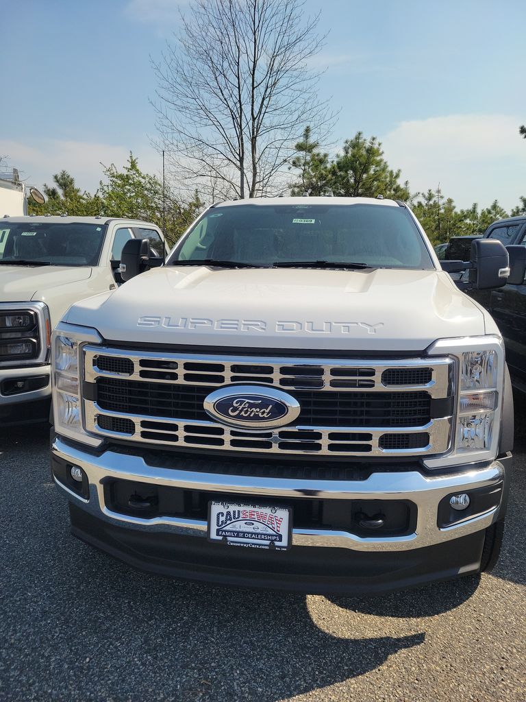 2025 Ford F-450 XL photo 2
