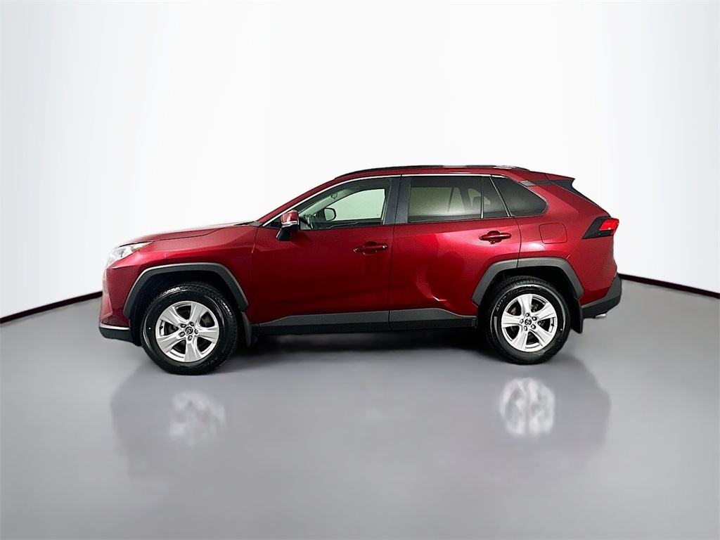 2020 Toyota RAV4 XLE photo 6