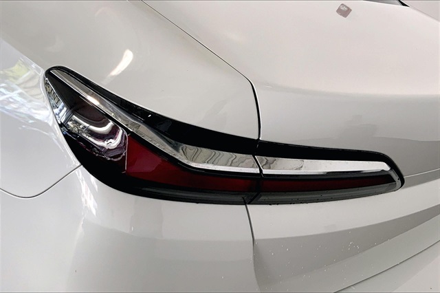 2024 Bmw 740i photo 25