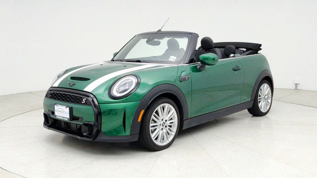 2023 MINI Convertible S's photo