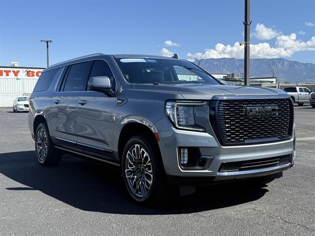 2023 GMC Yukon XL Denali Ultimate's photo