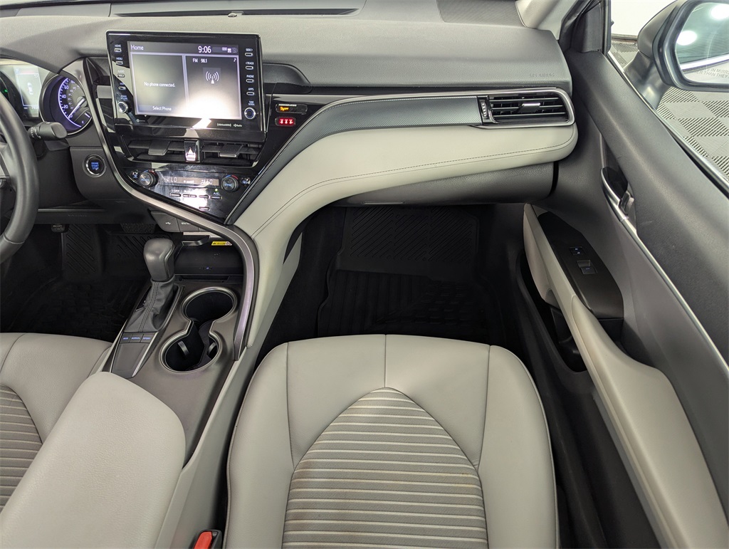 2022 Toyota Camry SE photo 15
