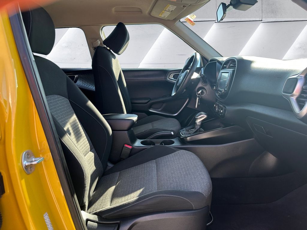 2020 Kia Soul S photo 12