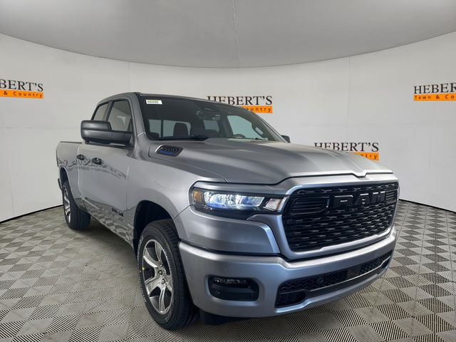 2025 Ram 1500 Tradesman photo 3
