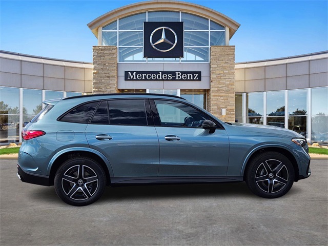 2026 Mercedes Benz GLC 300 4MATIC photo 4