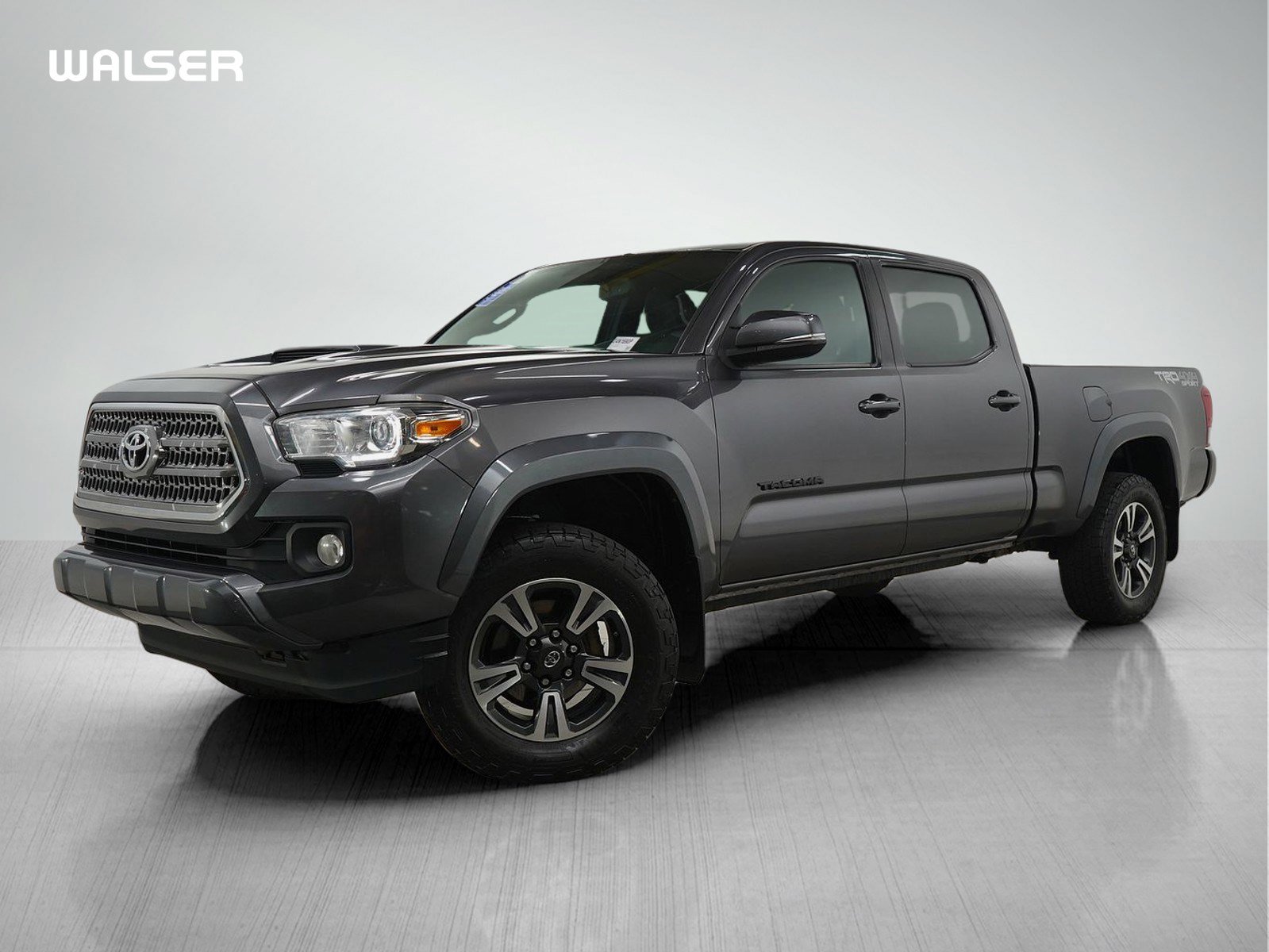 2016 Toyota Tacoma SR5's photo