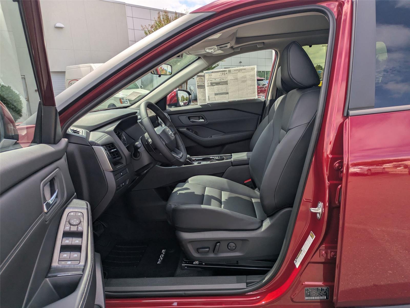 2026 Nissan Rogue SV photo 10