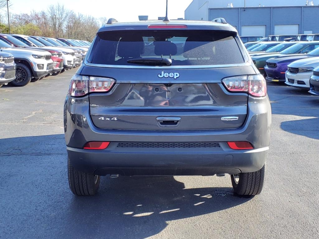 2024 Jeep Compass Latitude Lux photo 5