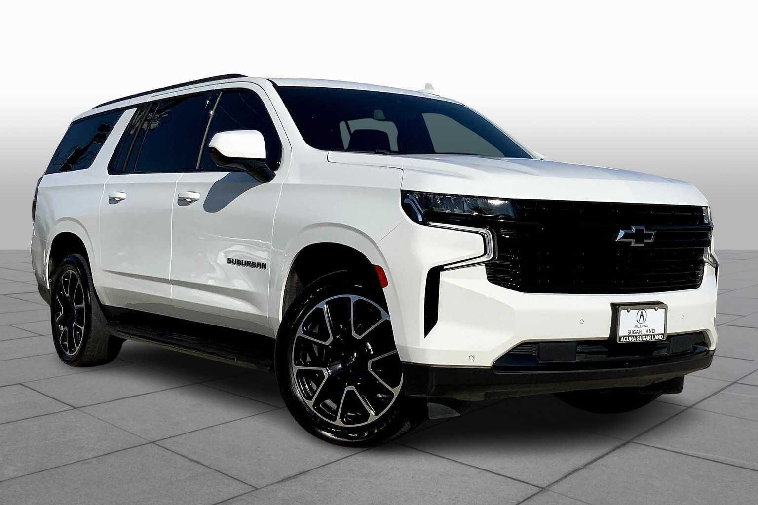 2023 Chevrolet Suburban RST photo 2