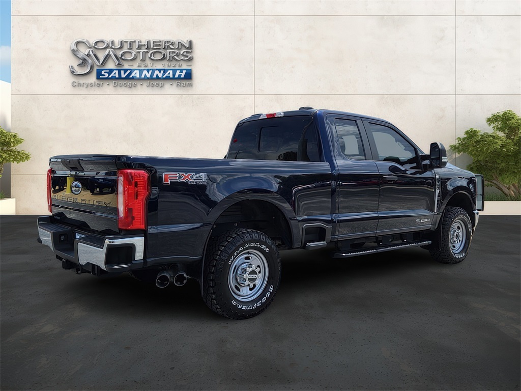 2023 Ford F-350 XL photo 5