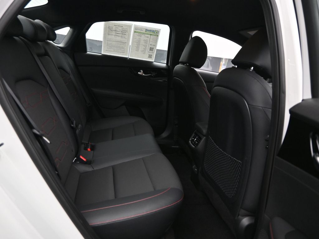 2023 Kia Forte GT photo 6
