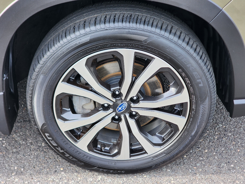 2022 Subaru Forester Limited photo 4