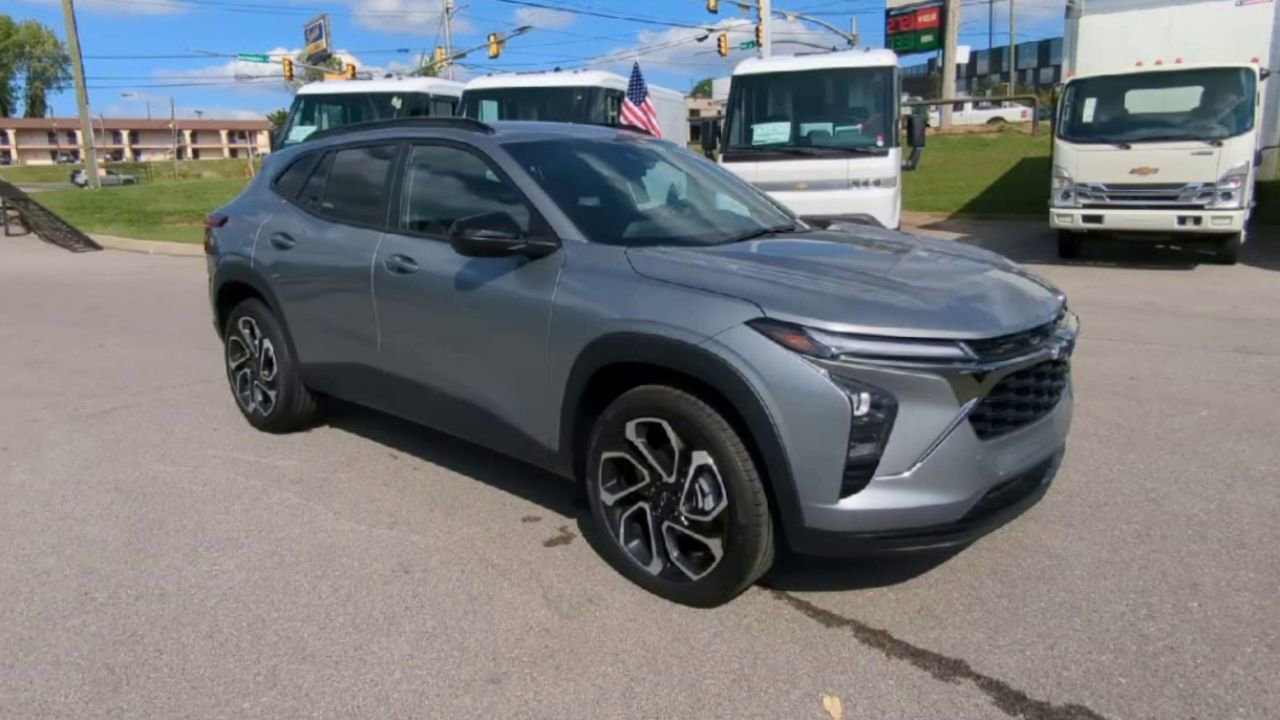 2026 Chevrolet Trax photo 2