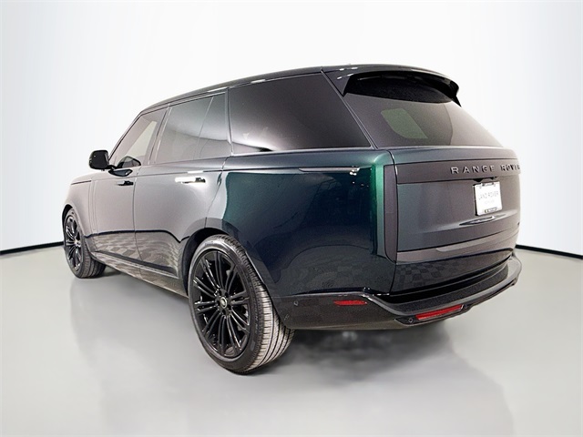 2025 Land Rover Range Rover SE photo 4
