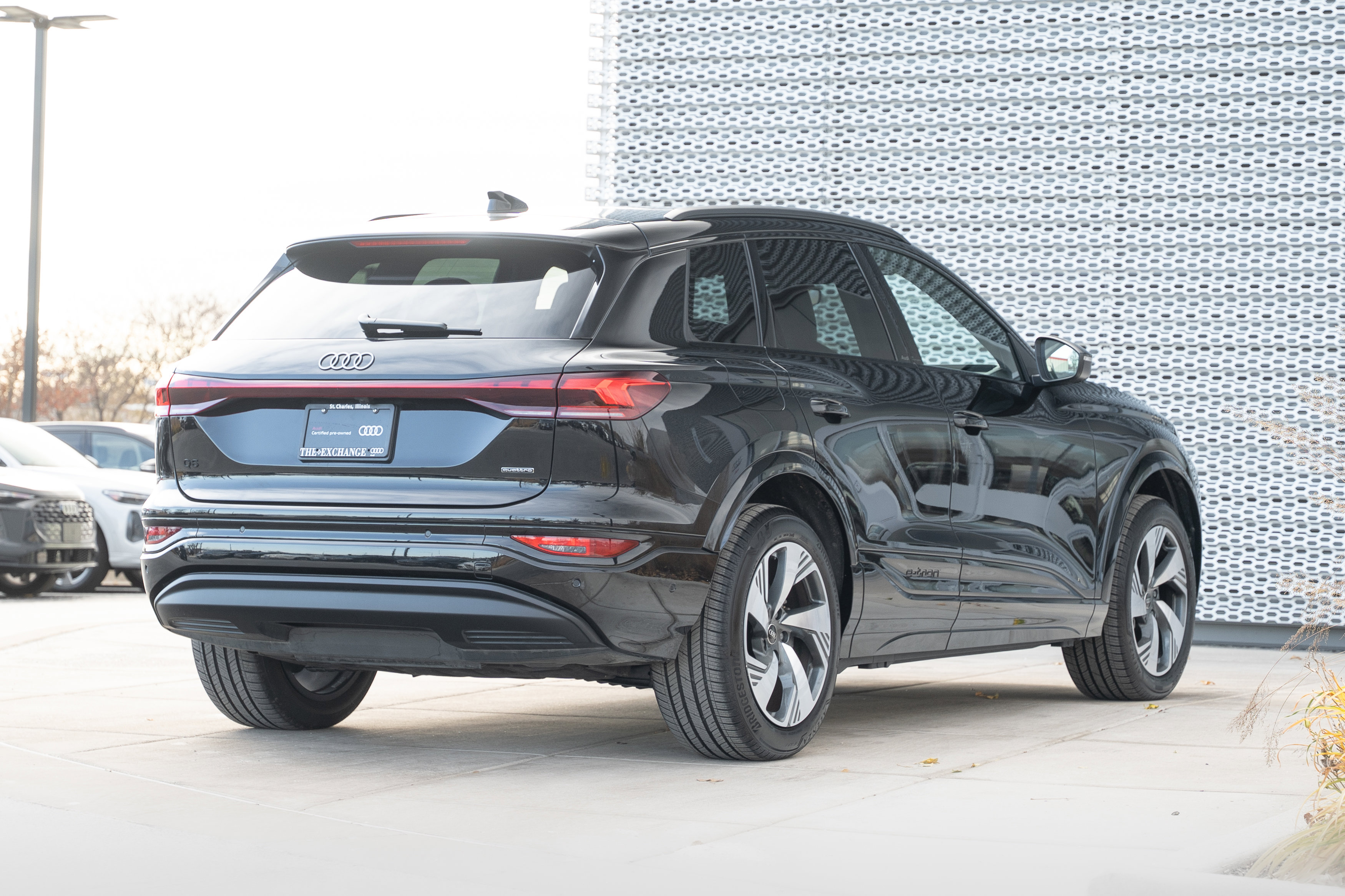 2025 Audi Q6 E-tron Premium Plus photo 2