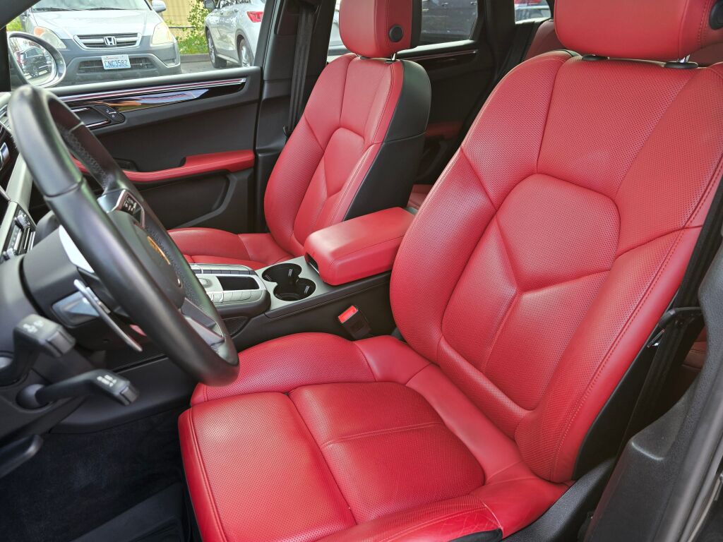 2021 Porsche Macan S photo 20