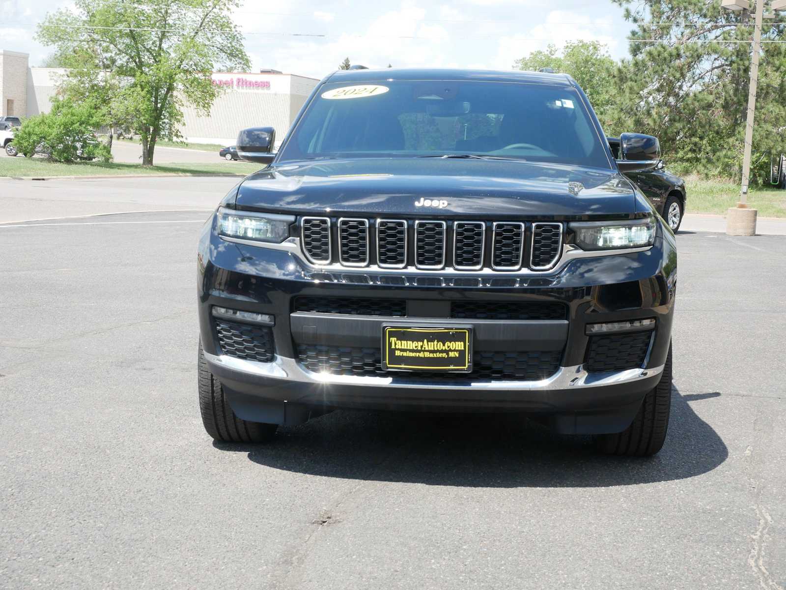 2024 Jeep Grand Cherokee Limited photo 2
