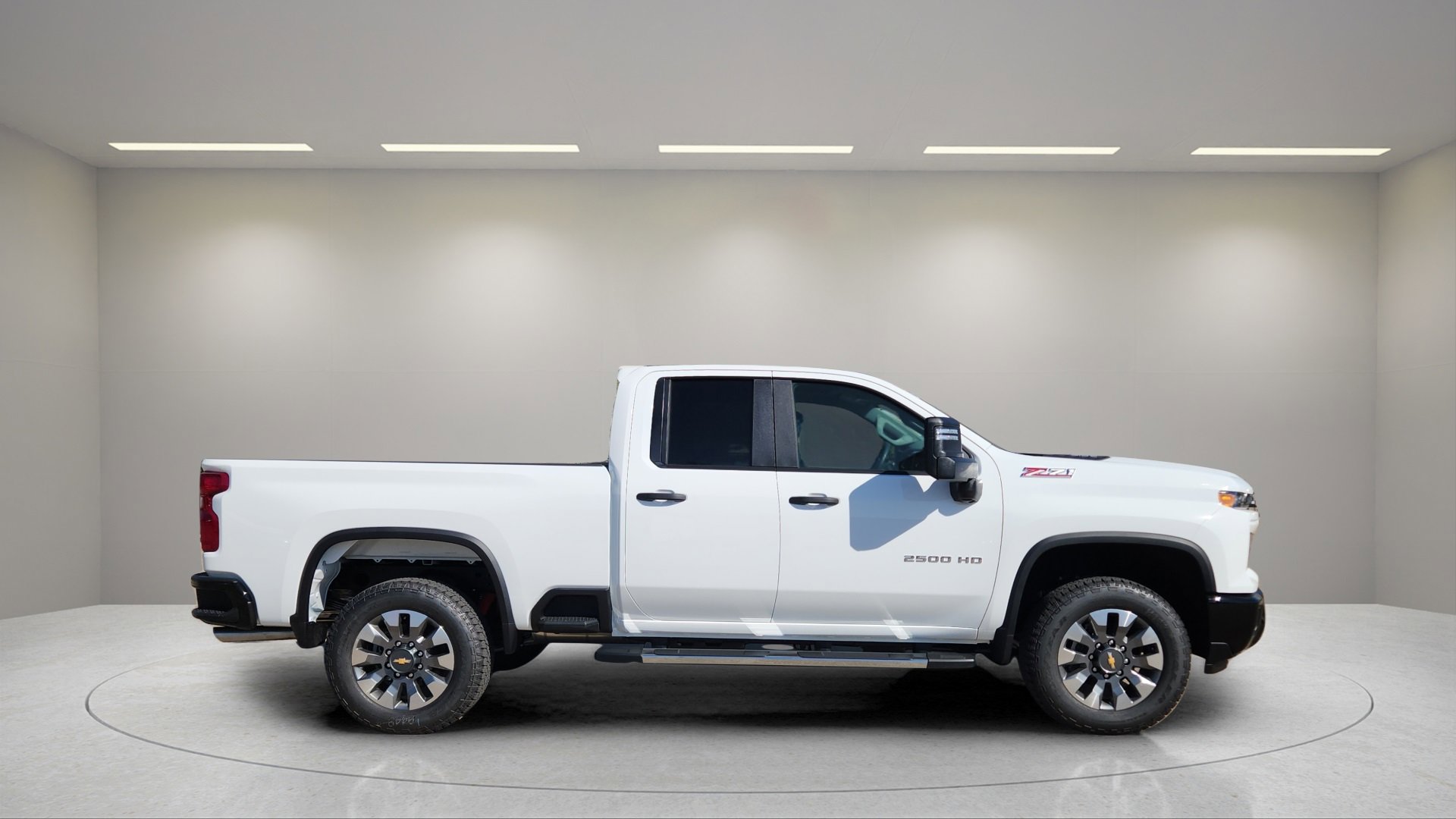 2026 Chevrolet Silverado 2500HD Custom photo 2