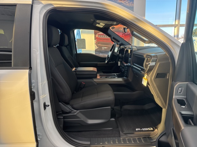 2025 Ford F-150 STX photo 28