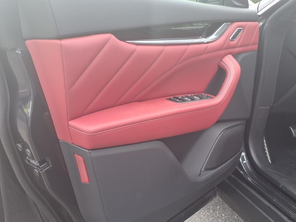 2023 Maserati Levante Modena S photo 4