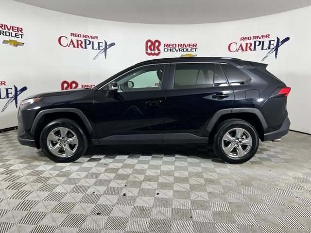 2024 Toyota RAV4 XLE photo 3