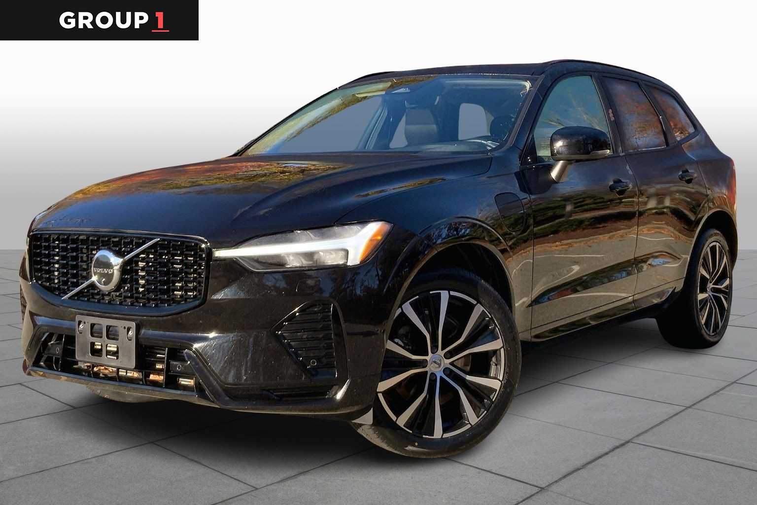 2023 Volvo XC60 Plus's photo