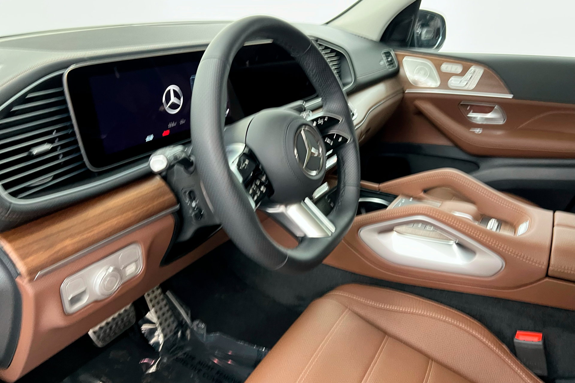 2025 Mercedes Benz GLS 450 4MATIC photo 15