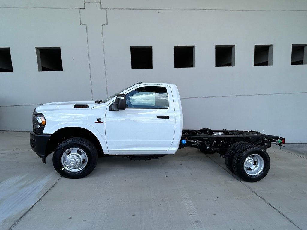 2024 Ram 3500 Tradesman photo 2