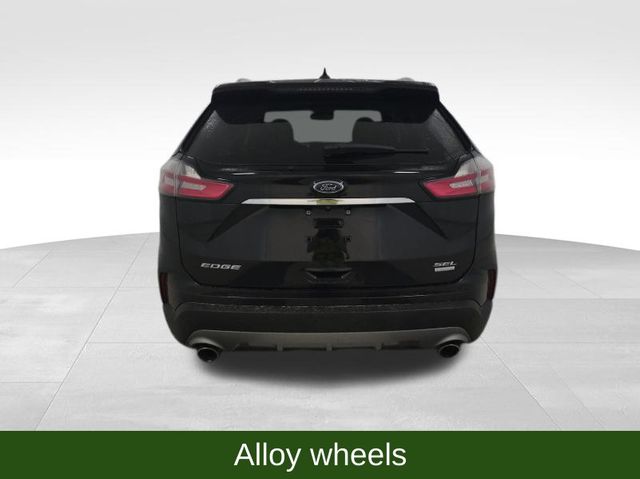 2019 Ford Edge SEL photo 3