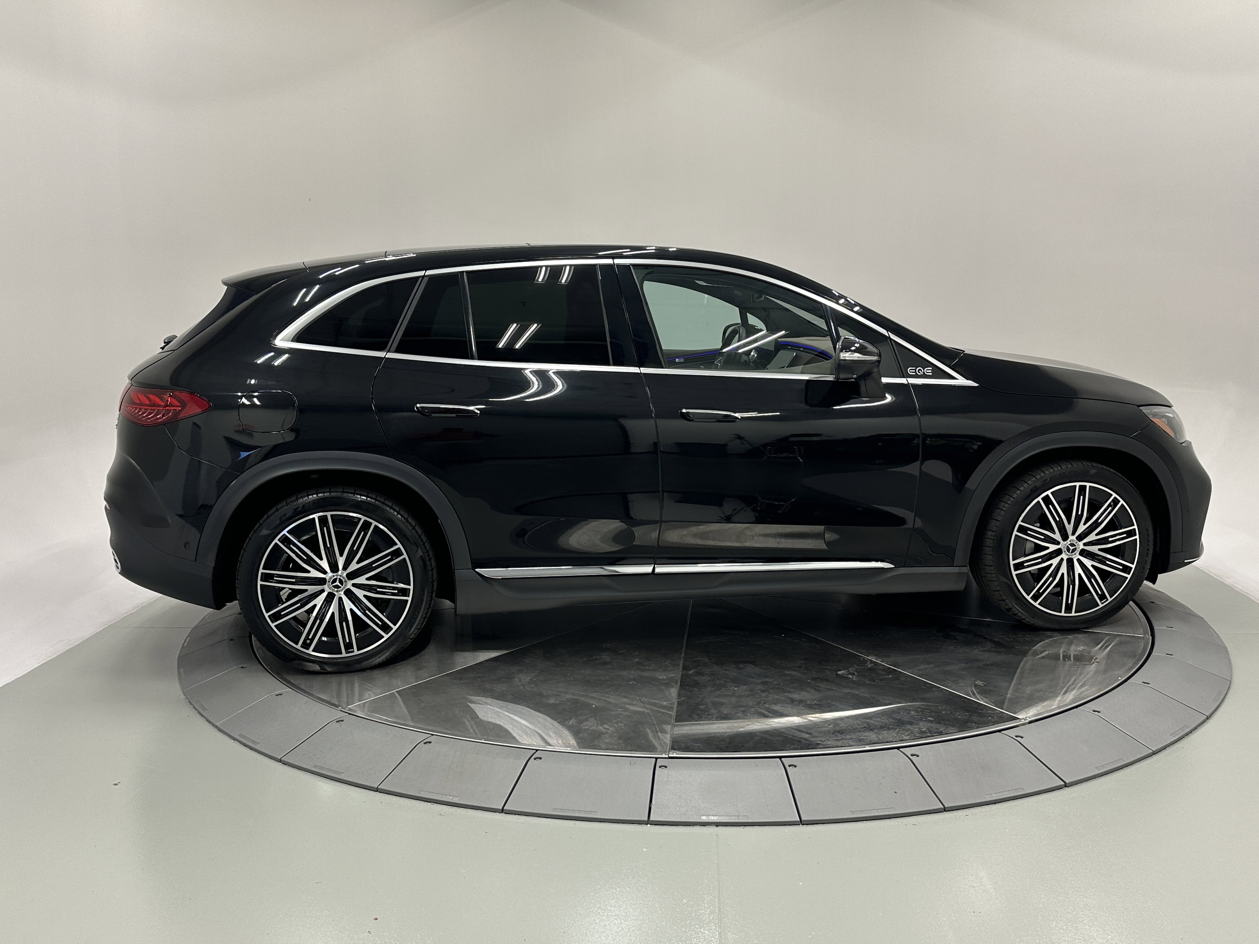 2023 Mercedes Benz EQE SUV 500 4MATIC photo 7